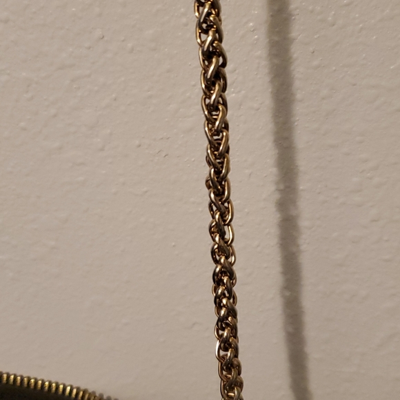 Classic Crossbody - Picture 3 of 7